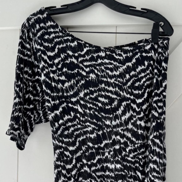Trina Turk Black & White Zebra Stripe One-Shoulder Romper | Size 2 - Picture 1 of 3